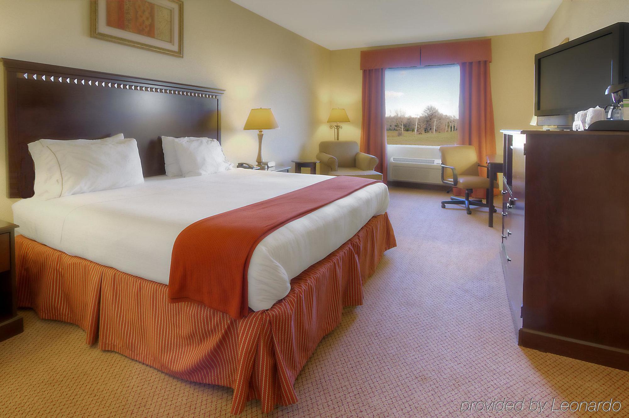 Holiday Inn Express Hotel & Suites Clarksville Exteriér fotografie