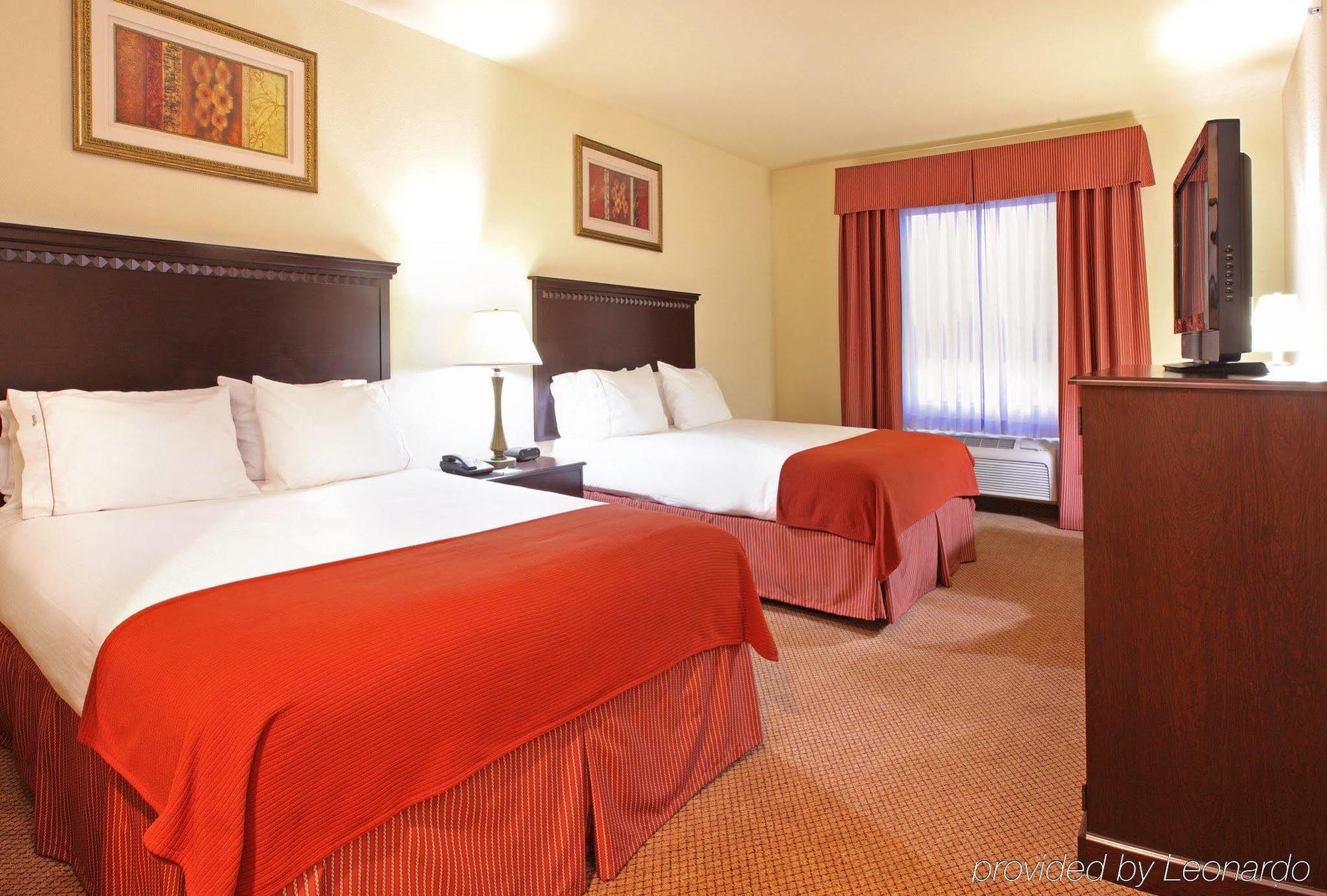 Holiday Inn Express Hotel & Suites Clarksville Pokoj fotografie
