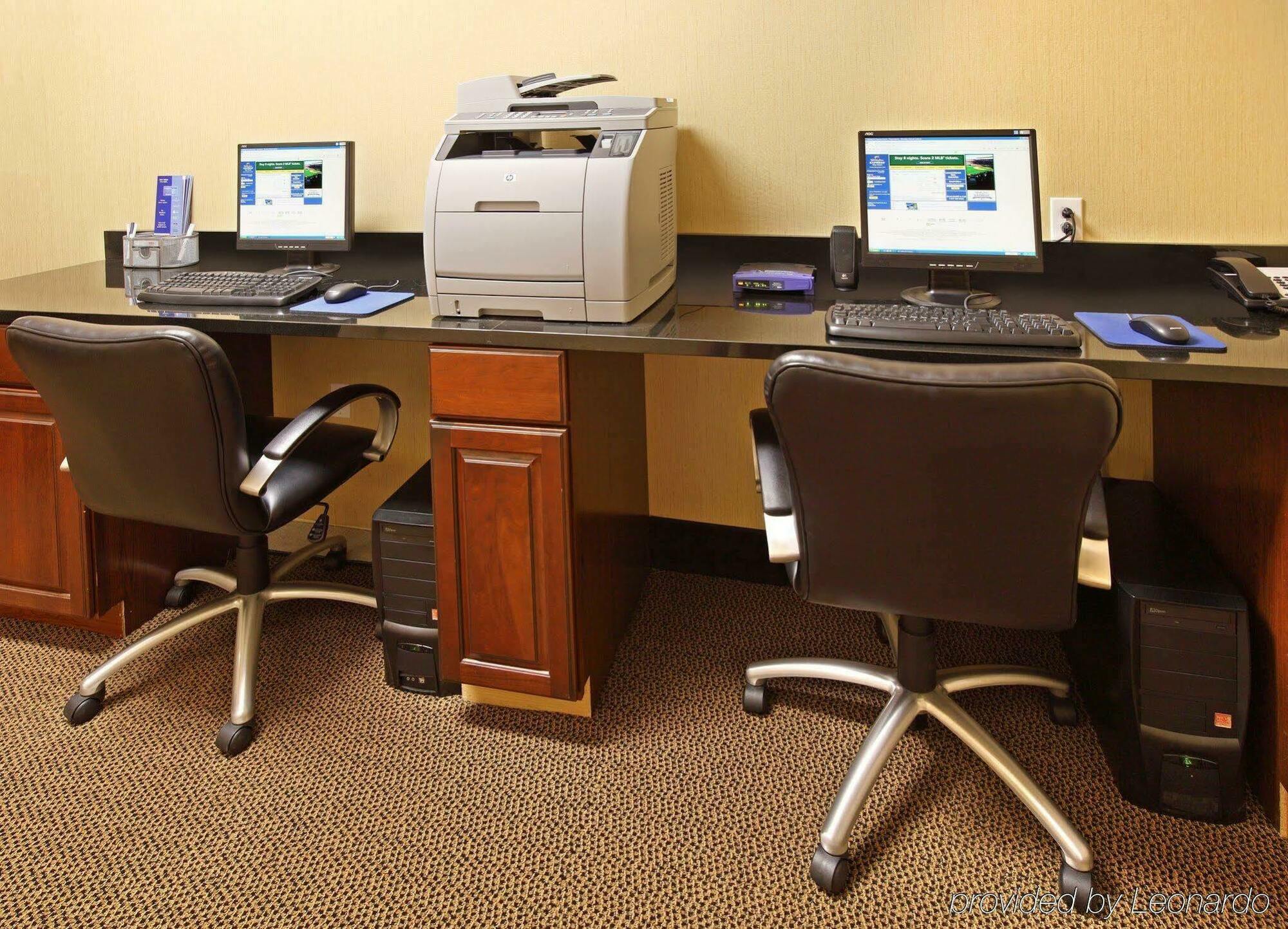 Holiday Inn Express Hotel & Suites Clarksville Exteriér fotografie