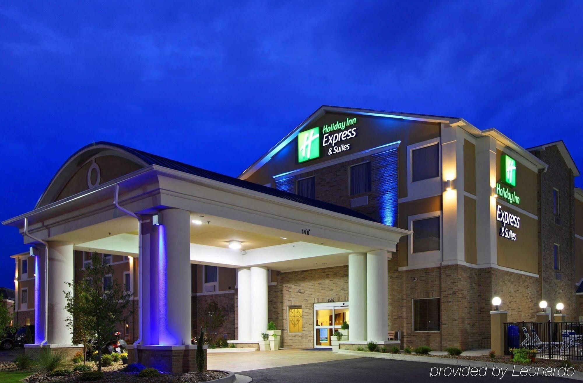 Holiday Inn Express Hotel & Suites Clarksville Exteriér fotografie