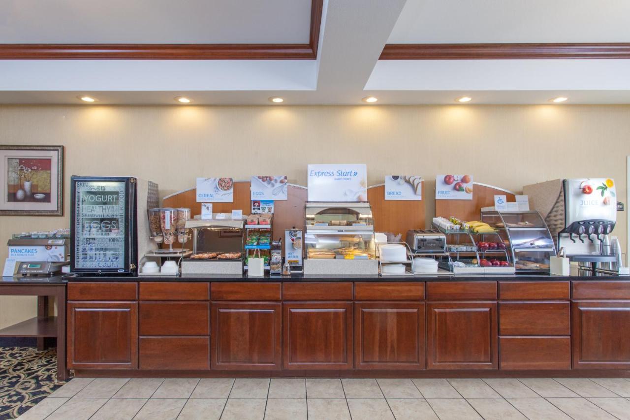 Holiday Inn Express Hotel & Suites Clarksville Exteriér fotografie